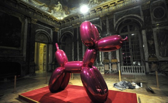 Mariage du pop art de Jeff Koons et du classicisme de Versailles 